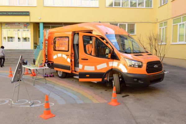 Спецавтомобили «Лаборатория безопасности»  для инновационных детских центров по безопасности дорожного движения